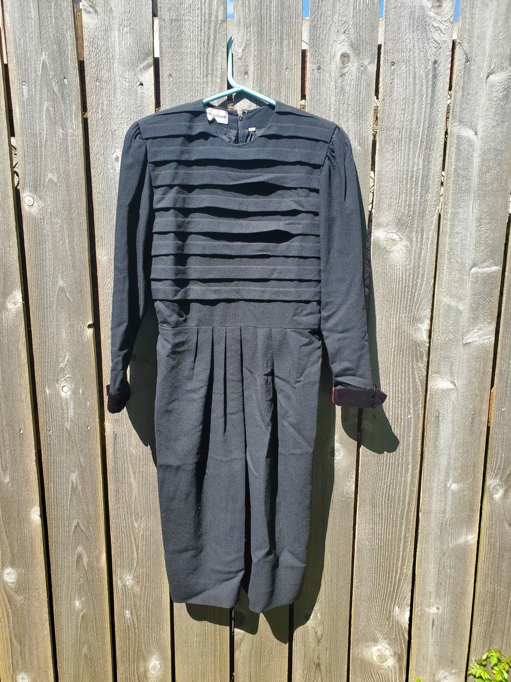 Vintage Nipon Boutique Black Long-sleeved Dress with Velvet Bow Cuffs Size 8